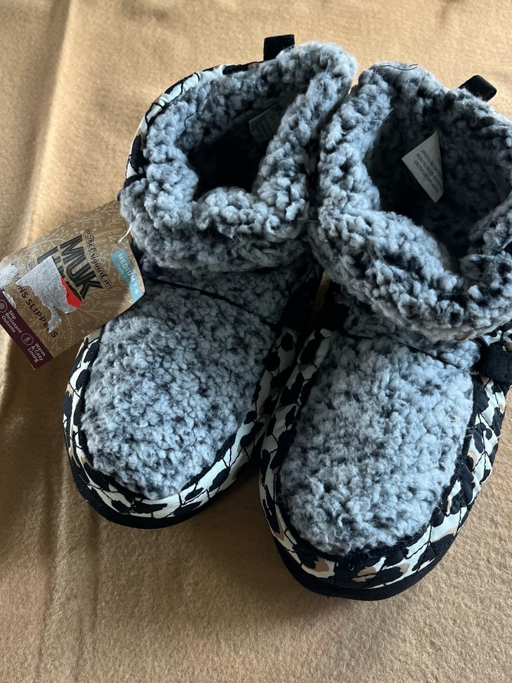 MUK LUKS Women’s Slippers Medium 7-8 Gray Black Cow Print Sherpa Lined